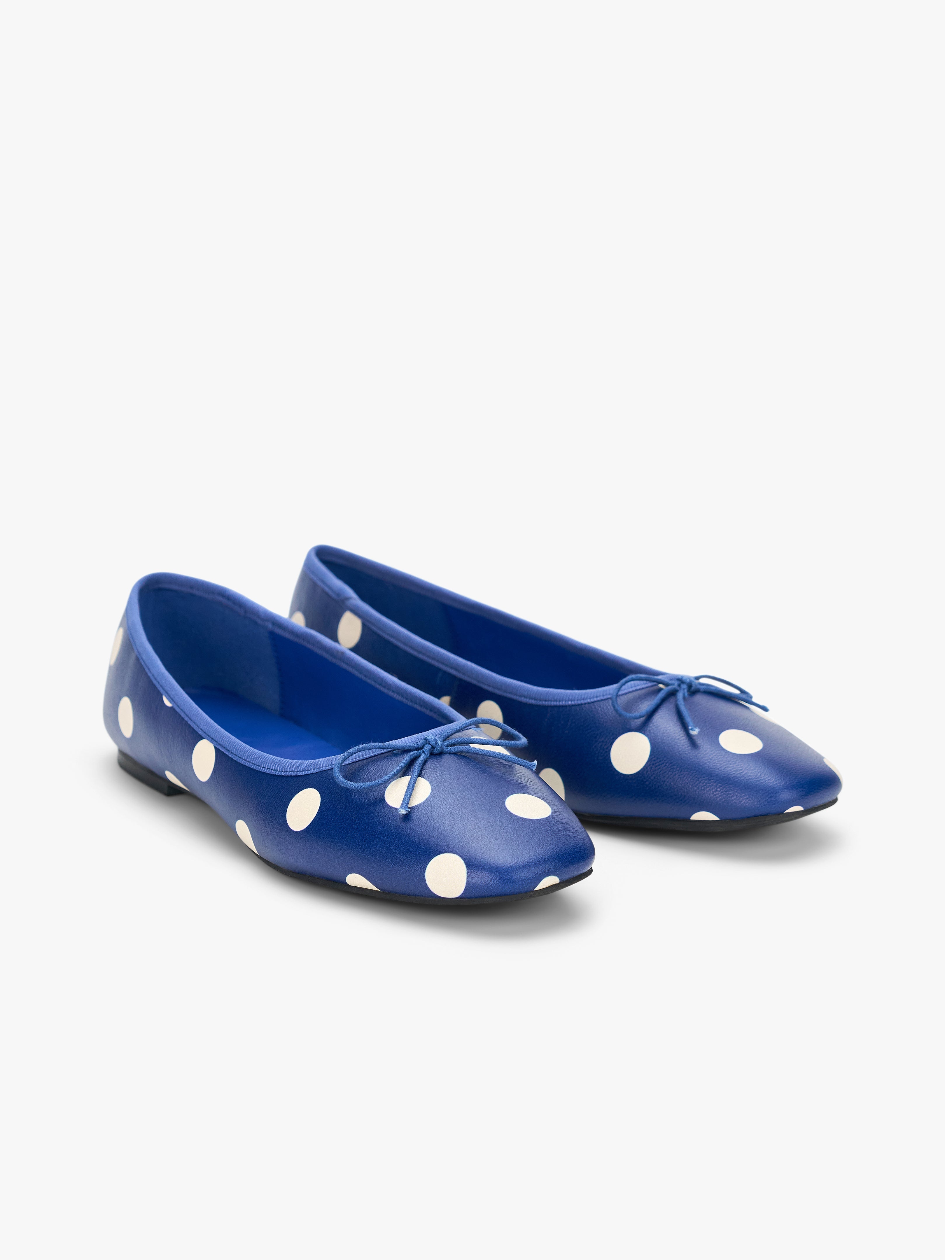 Matilda Flat Navy Dot Exclusive Style