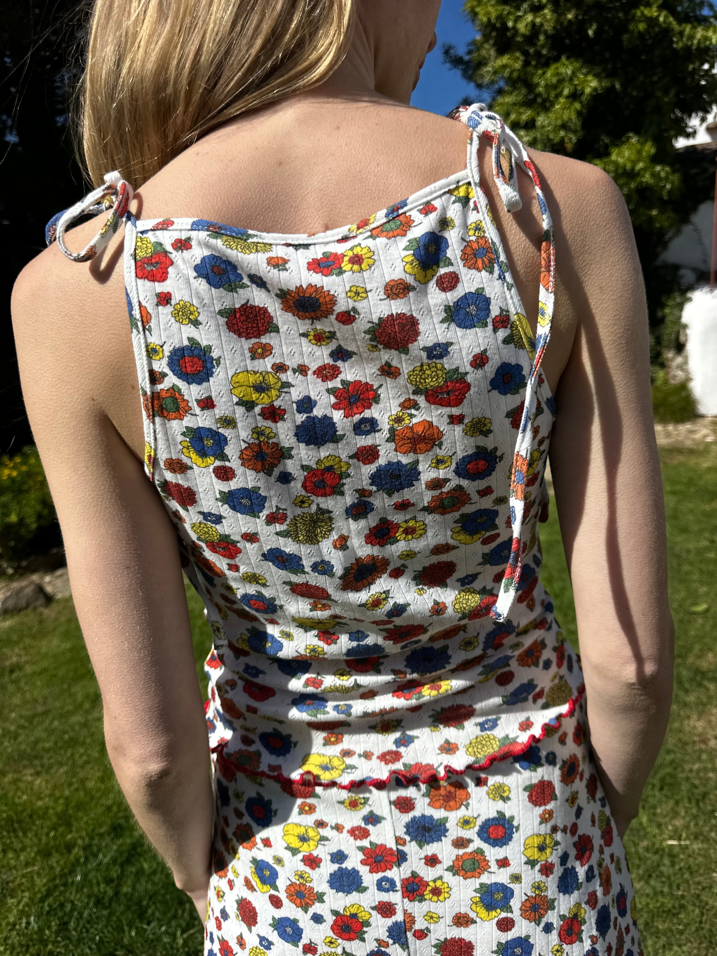 Lucy Top Primary Floral All New